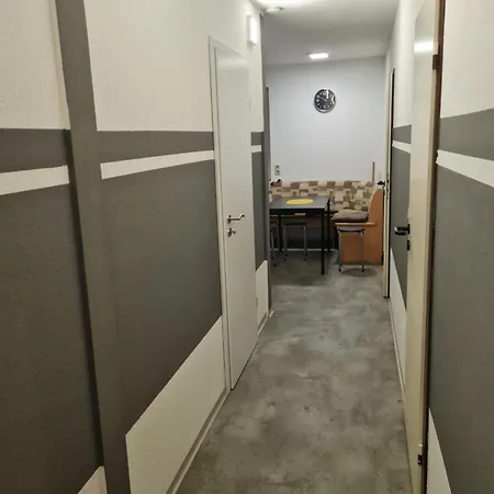 Monteur- Und Miller *