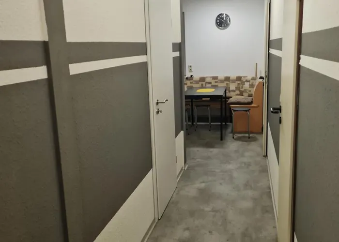 Monteur- Und Miller *